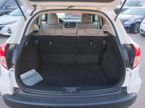 Used 2017 Honda HR-V LX image 34