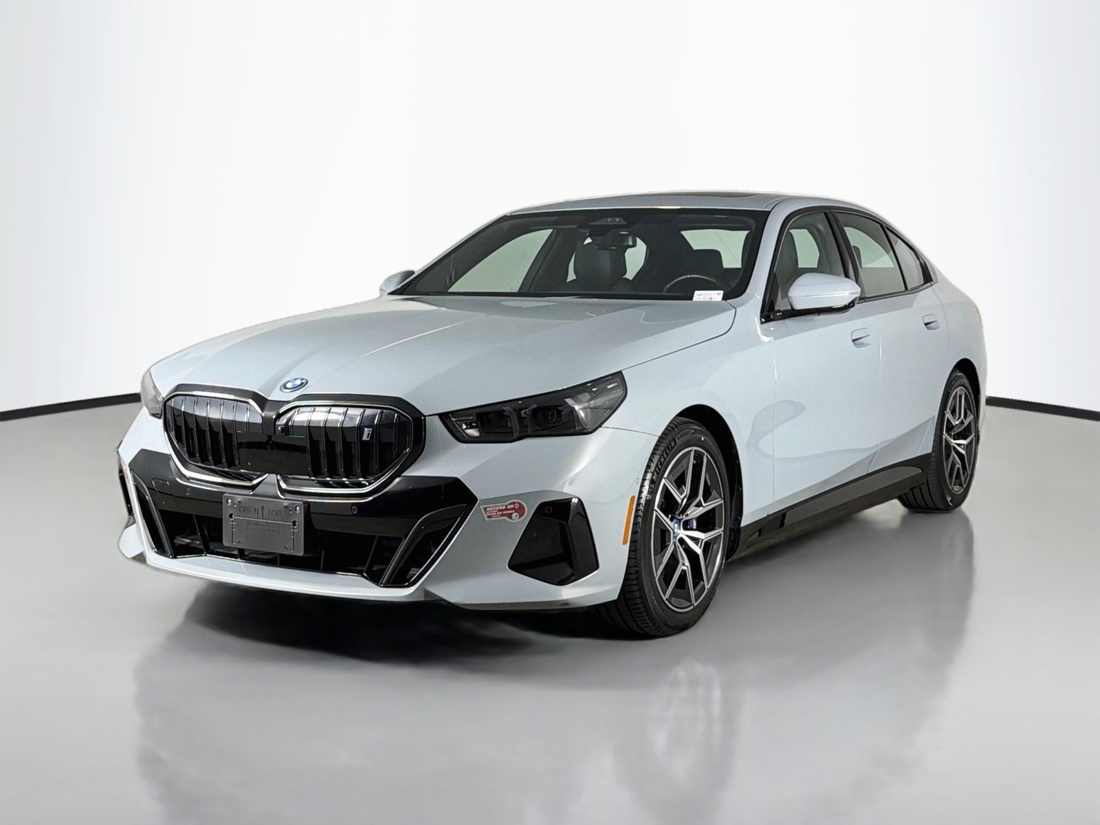 Certified 2024 BMW i5 eDrive40i w/ M Sport Package RWD image 3