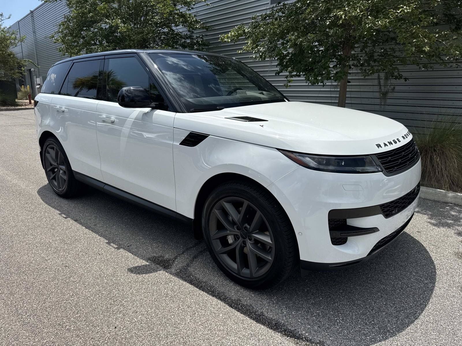 New 2026 Land Rover Range Rover Sport SE AWD/4WD image 4