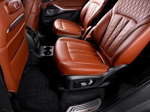 Used 2024 BMW X7 M60i w/ Executive Package AWD/4WD image 27