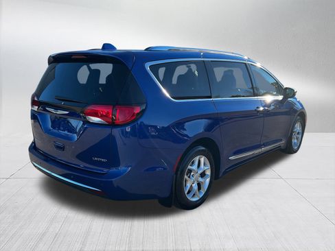 Used 2020 Chrysler Pacifica Limited image 5