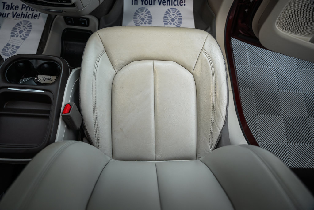 Used 2017 Chrysler Pacifica Touring-L FWD image 31