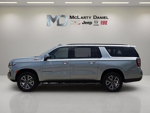 Used 2024 Chevrolet Suburban Z71 w/ Luxury Package AWD/4WD image 3