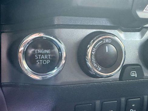 Used 2019 Toyota Tacoma TRD Sport w/ Technology Package image 22