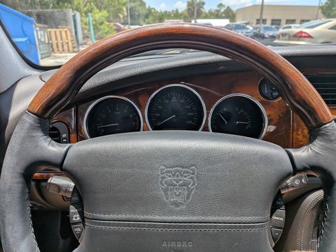 Used 2003 Jaguar XK8 Convertible RWD image 24