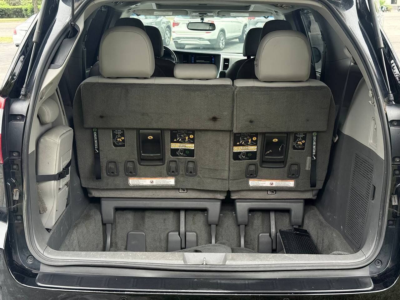 Used 2015 Toyota Sienna XLE w/ XLE Navigation Package FWD image 34