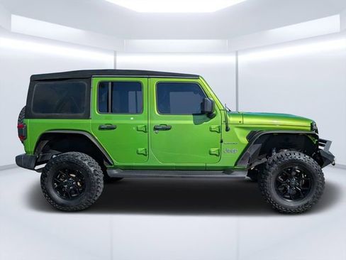 Used 2019 Jeep Wrangler Unlimited Sahara AWD/4WD image 2