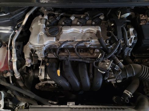 Used 2021 Toyota Corolla LE FWD image 30