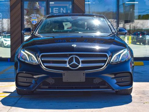 Used 2019 Mercedes-Benz E 300 4MATIC w/ Convenience Package image 4