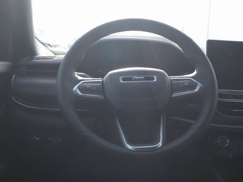 New 2026 Jeep Compass Latitude image 4