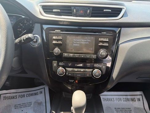 Used 2016 Nissan Rogue SV AWD/4WD image 22