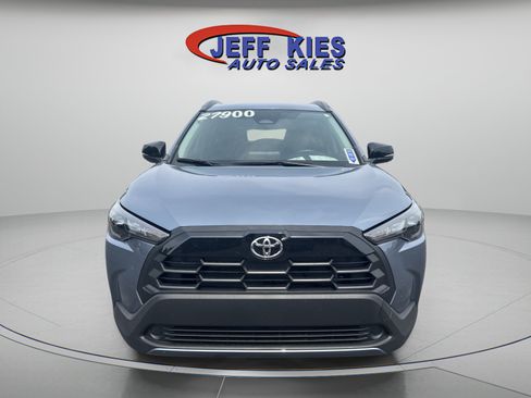 Used 2026 Toyota Corolla Cross LE FWD image 2