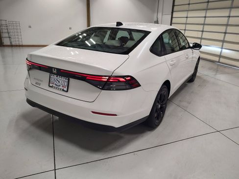 New 2025 Honda Accord SE image 13
