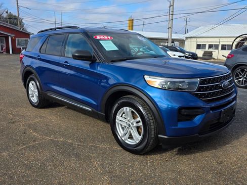 Used 2021 Ford Explorer XLT RWD image 1