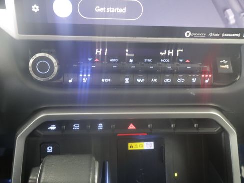 Used 2022 Toyota Tundra Platinum image 8