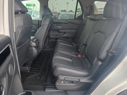 Certified 2025 Honda Pilot EX-L image 11