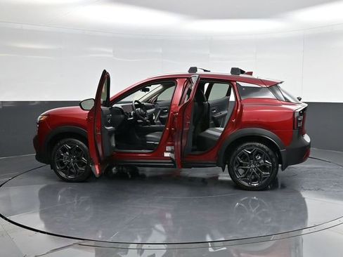 Used 2025 Nissan Kicks SR FWD image 38