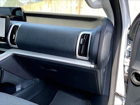 Certified 2025 Ford Expedition Active RWD image 19