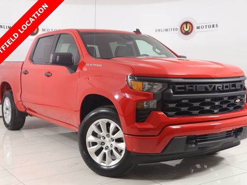 Used 2023 Chevrolet Silverado 1500 Custom image 1