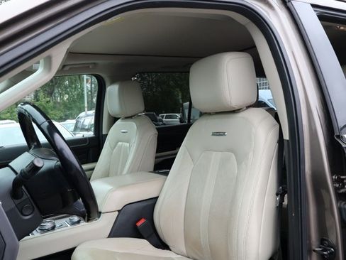 Used 2018 Ford Expedition Platinum AWD/4WD image 15
