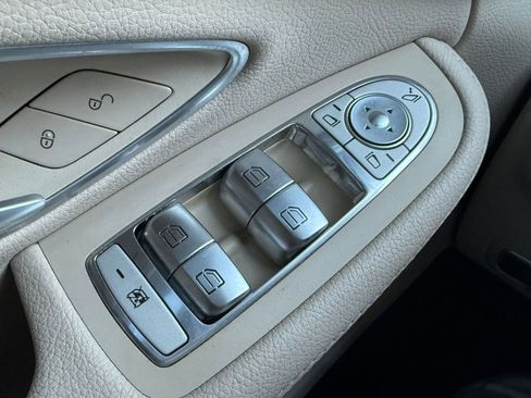 Used 2018 Mercedes-Benz C 300 Sedan image 25