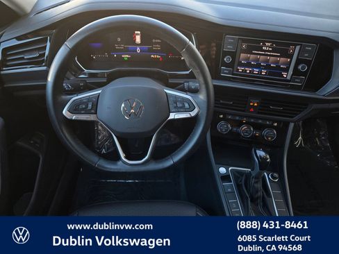 Certified 2023 Volkswagen Jetta SE w/ Panoramic Sunroof Package image 13