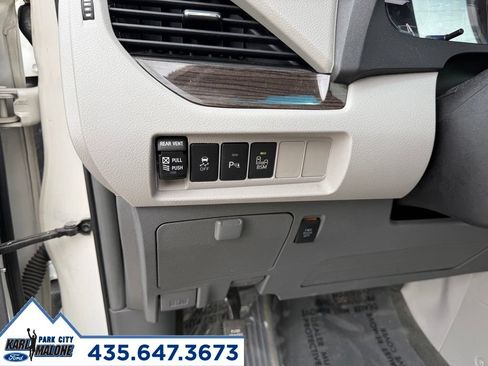Used 2015 Toyota Sienna XLE Premium FWD image 16