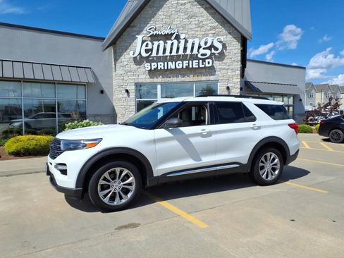 Used 2020 Ford Explorer XLT w/ Equipment Group 202A AWD/4WD image 1