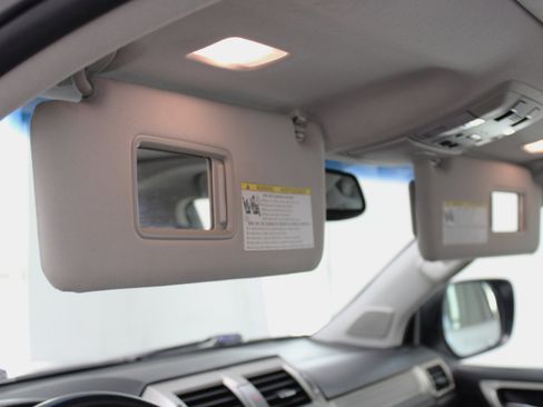 Used 2017 Lexus GX 460 Premium 4D SUV 4WD image 66