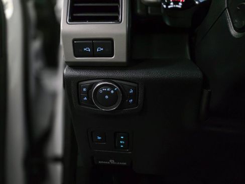 Used 2020 Ford F350 Lariat w/ Lariat Ultimate Package image 31