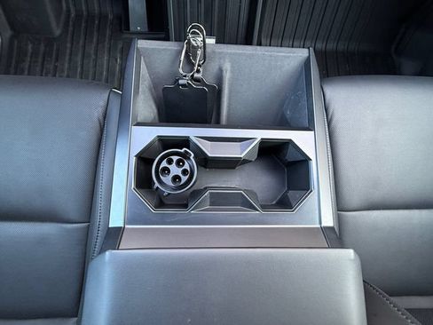 Used 2024 Tesla Cybertruck AWD Crew Cab image 11