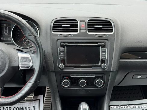 Used 2011 Volkswagen Golf 4-Door FWD image 18