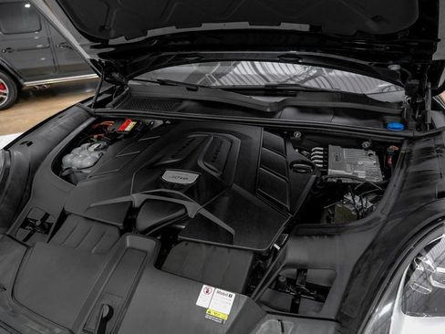 Used 2022 Porsche Cayenne image 41