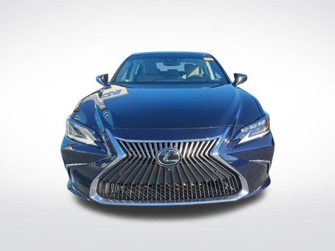 Used 2019 Lexus ES 350 Ultra Luxury w/ Accessory Package 2 FWD image 2