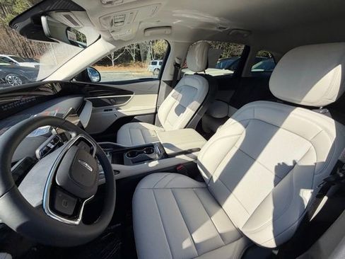 New 2026 Lincoln Nautilus Premier image 14