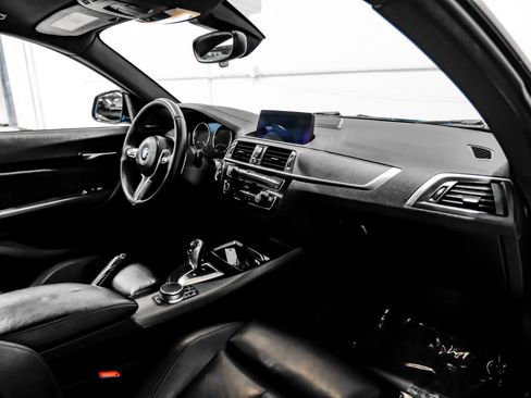 Used 2018 BMW M2 RWD image 13