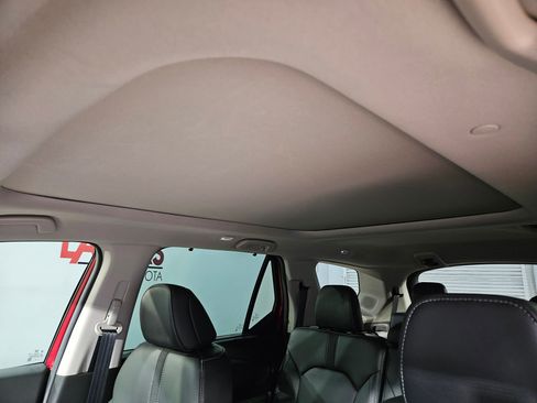 Used 2025 Honda Pilot Touring image 25