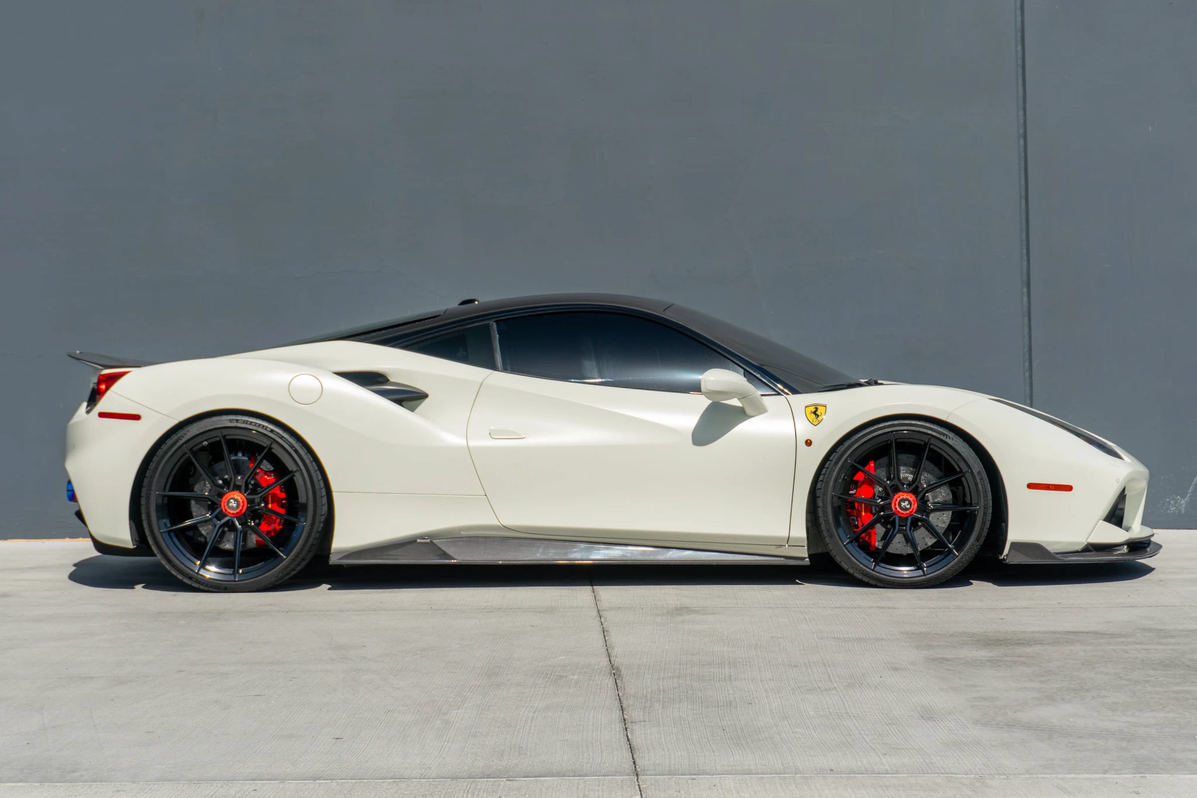 Used 2018 Ferrari 488 GTB RWD image 6
