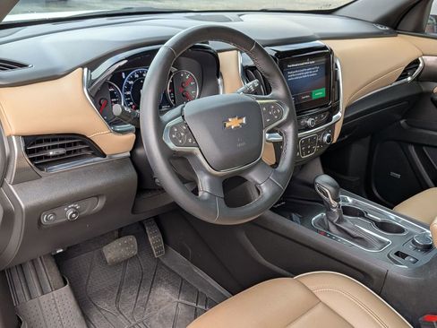 Used 2023 Chevrolet Traverse Premier image 35