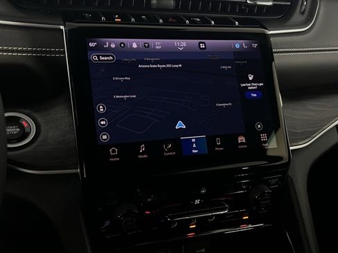 Used 2023 Jeep Grand Cherokee Limited w/ Black Appearance Package image 21