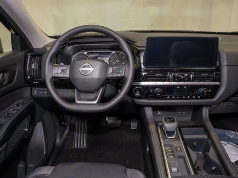 New 2026 Nissan Pathfinder SV image 8