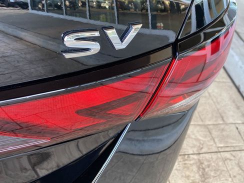Certified 2024 Nissan Sentra SV FWD image 9