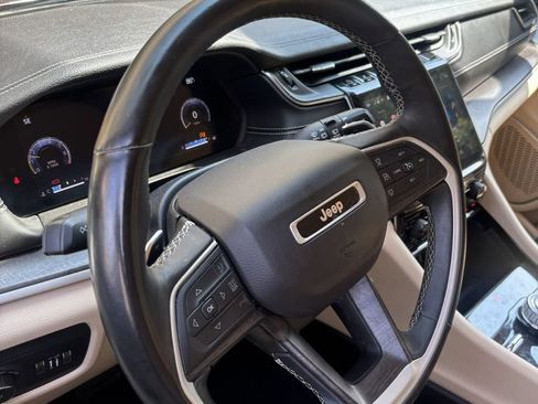 Used 2021 Jeep Grand Cherokee L Limited AWD/4WD image 4