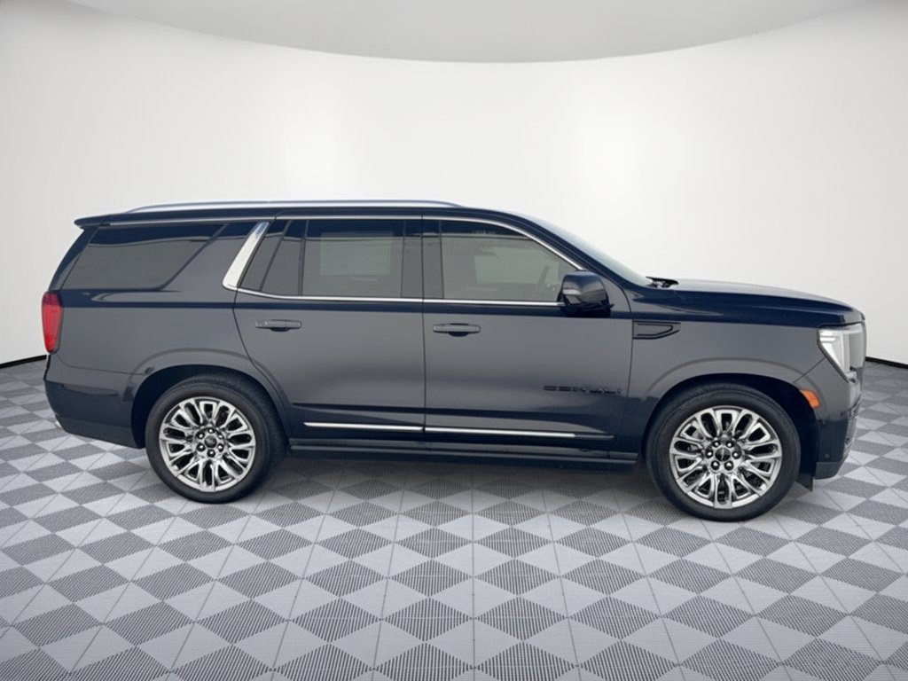 Used 2023 GMC Yukon Denali Ultimate AWD/4WD image 8