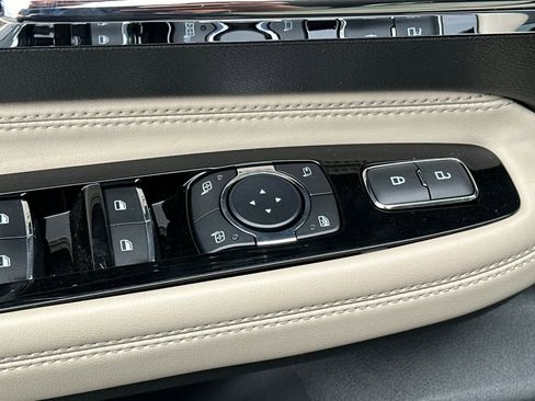 New 2025 Lincoln Corsair Premiere w/ Equipment Group 101A image 14