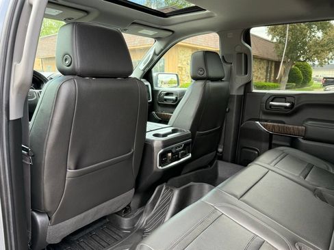 Used 2019 GMC Sierra 1500 Denali w/ Denali Ultimate Package AWD/4WD image 17