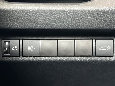 Used 2021 Toyota RAV4 XLE w/ Convenience Package FWD image 30