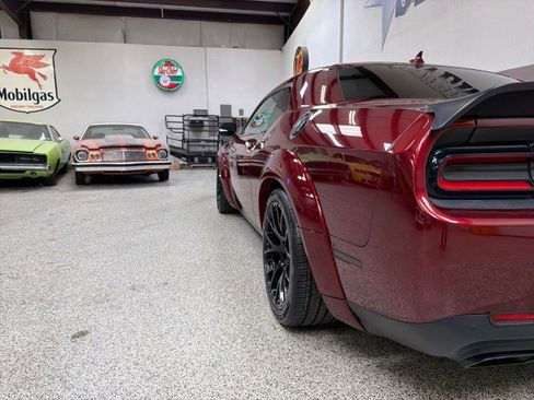 Used 2018 Dodge Challenger SRT Hellcat image 9