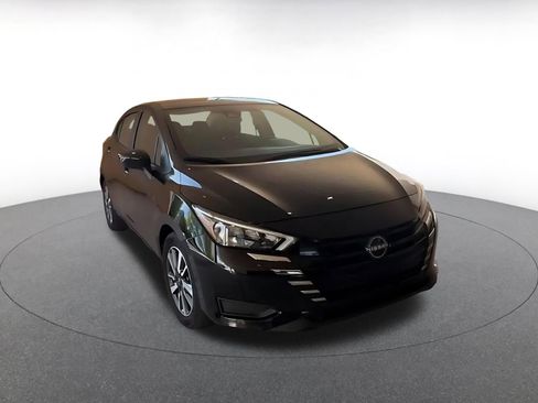 Used 2025 Nissan Versa SV FWD image 2