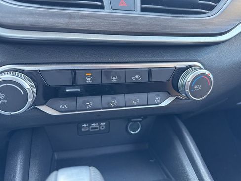 Used 2025 Nissan Altima 2.5 SV image 17